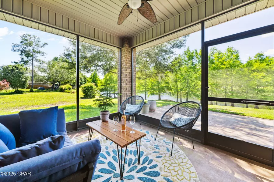 56 Camellia LN, Freeport, FL 32439