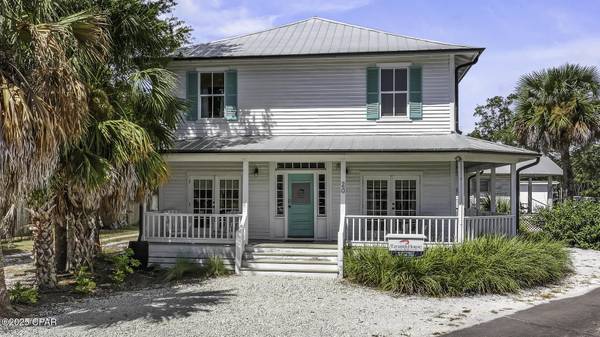 20 4th ST, Apalachicola, FL 32320