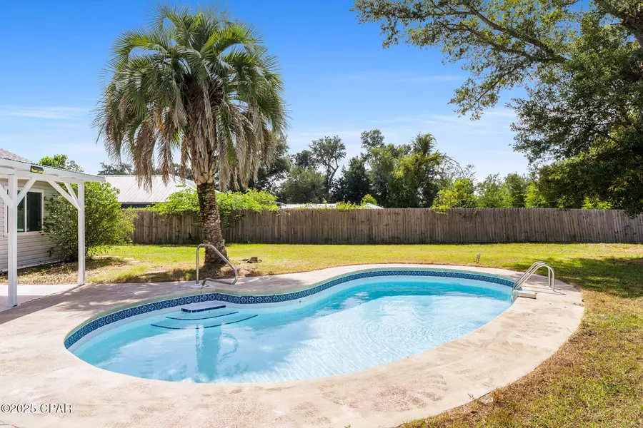 541 Blue Heron DR, Panama City, FL 32404