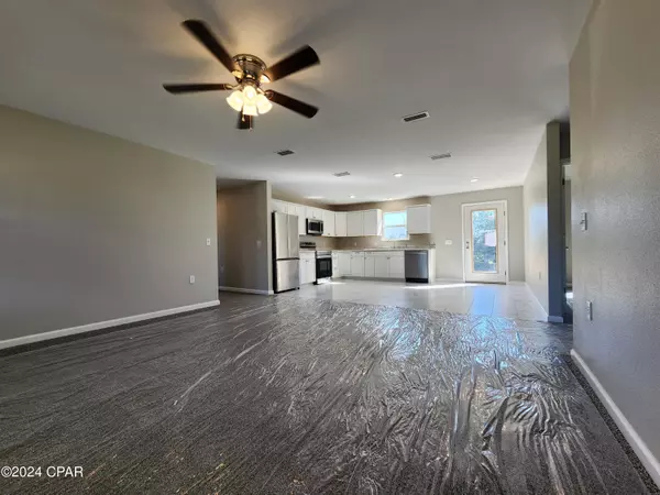 Grand Ridge, FL 32442,2124 Aaron AVE