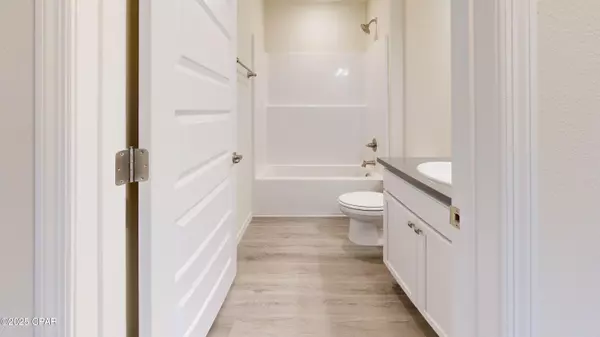 Chipley, FL 32428,3880 Brickell AVE