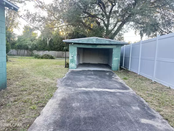 Panama City, FL 32401,209 N Cove BLVD