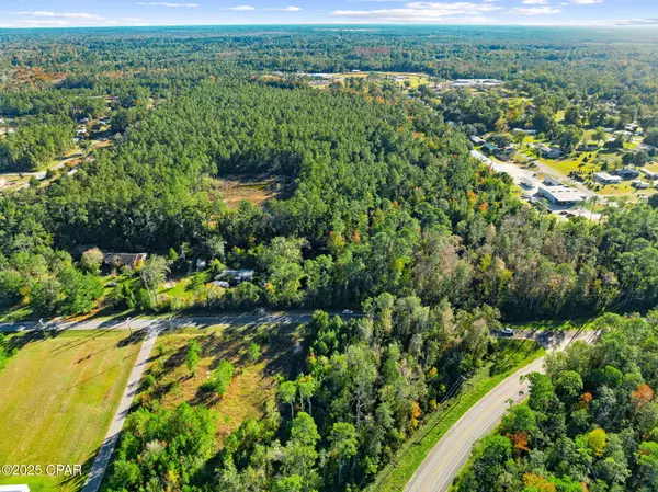 Wewahitchka, FL 32465,115 Pear ST