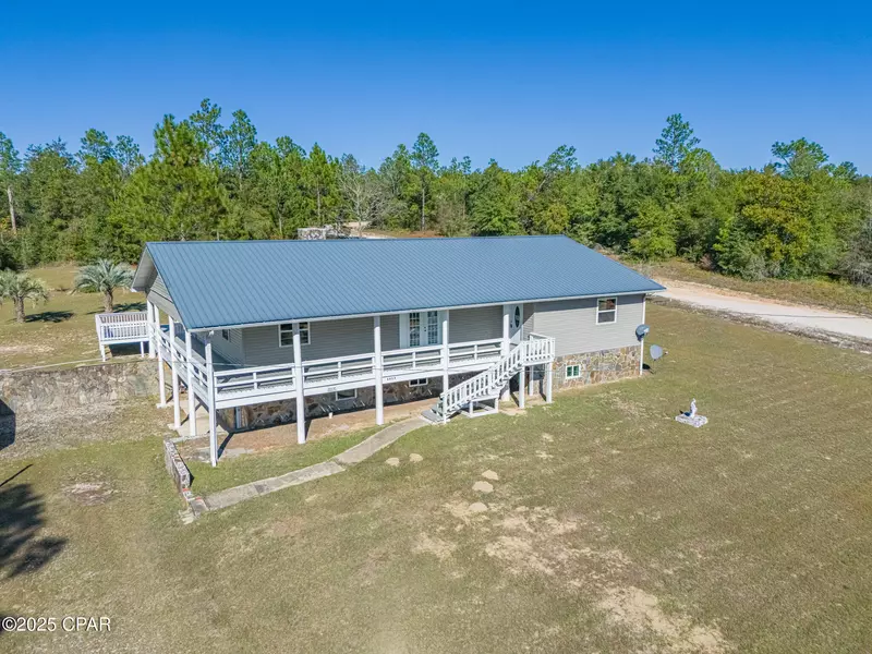 2672 W Laurel DR, Alford, FL 32420