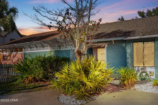 8520 N Lagoon DR, Panama City, FL 32408