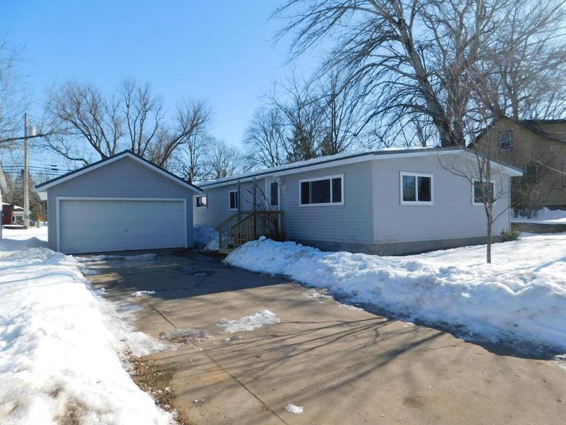 1120 S Franklin St, Shawano, WI 54166-3208