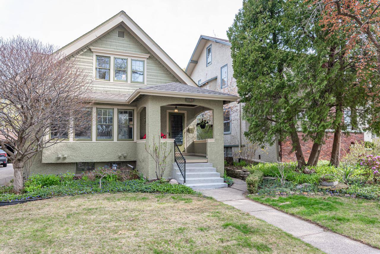 2414 E Menlo Blvd, Shorewood, WI 53211-2610