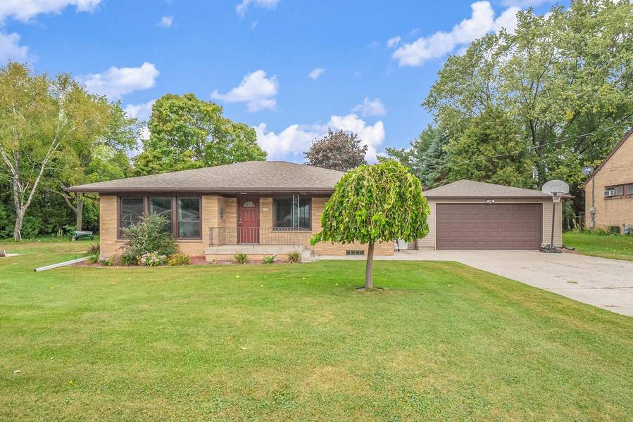 1346 Marshall AVENUE, Cleveland, WI 53015-1443