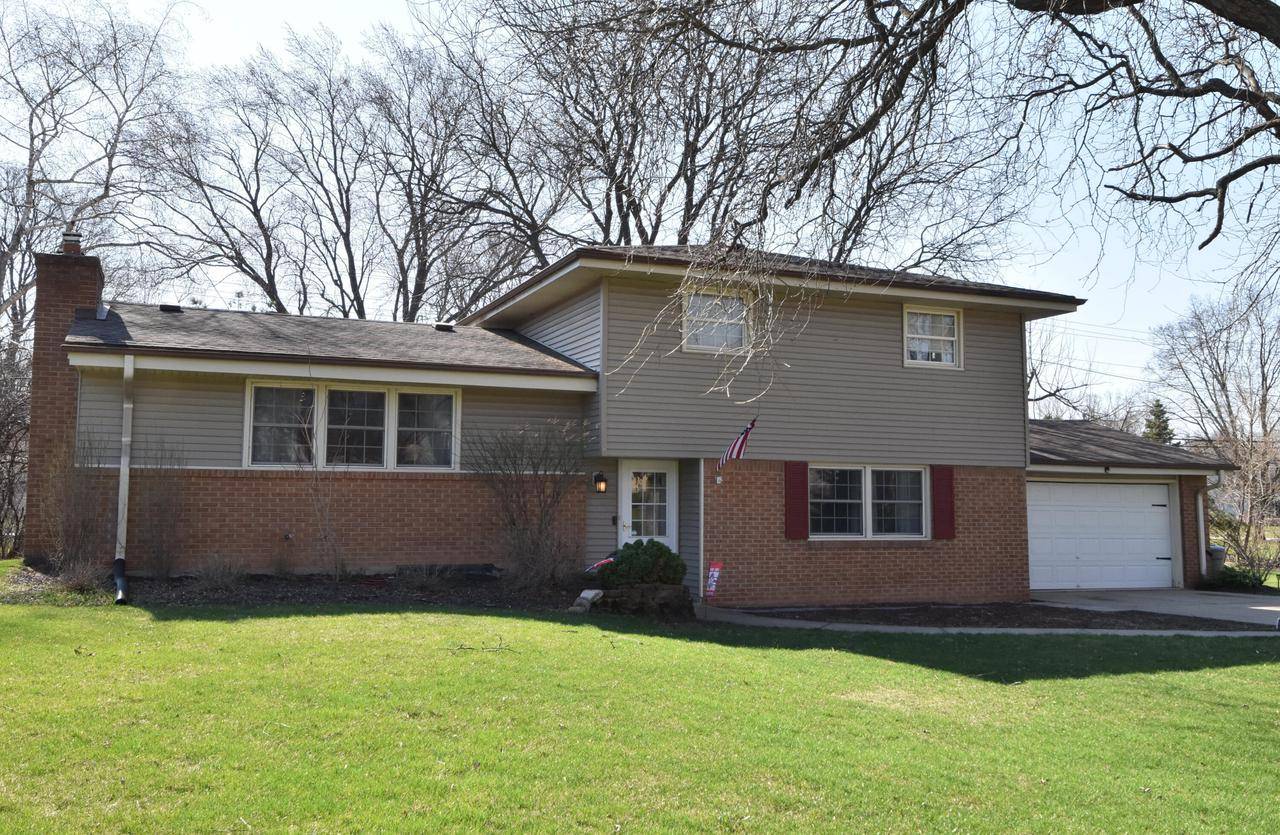 8875 W Forest Home AVENUE, Greendale, WI 53129-1062