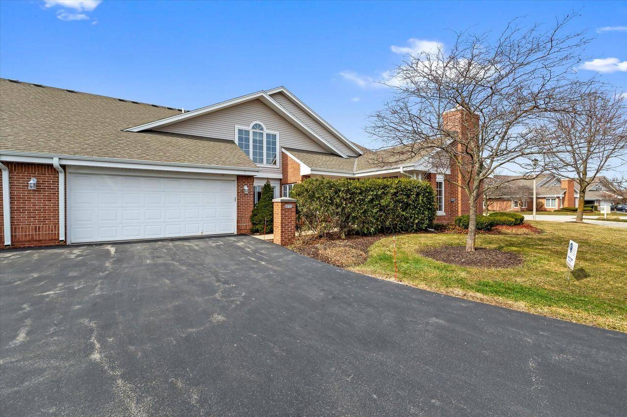 8775 Woodbridge DRIVE, Greendale, WI 53129
