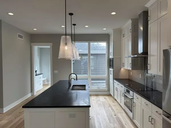 Mequon, WI 53092,6243 W Foxtown DRIVE