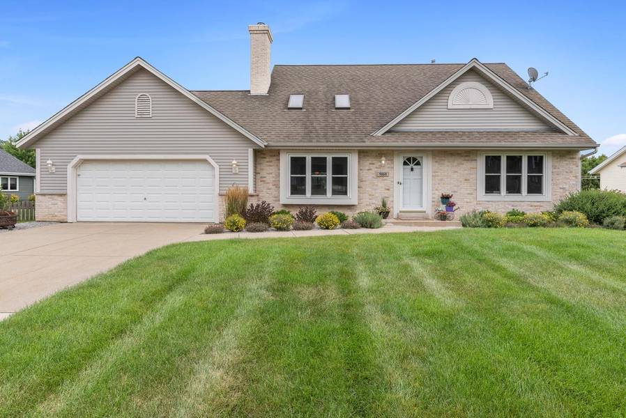 9160 S 44th STREET, Franklin, WI 53132-8261