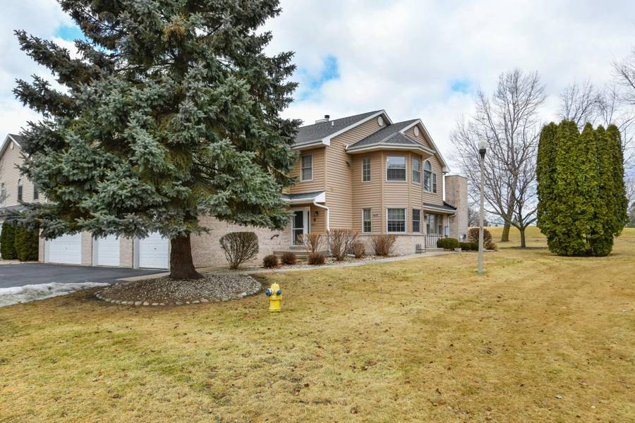 106 Eagle Pointe DRIVE #B, Delavan, WI 53115