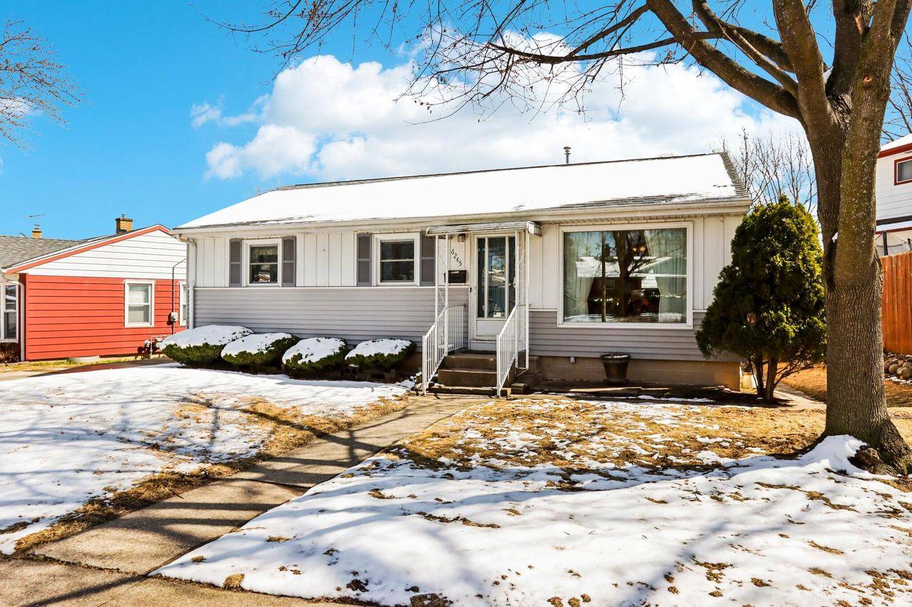 6245 W Idaho STREET, Milwaukee, WI 53219-3045