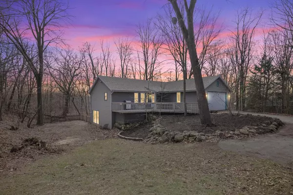 29307 Riverview LANE, Waterford, WI 53185-1735
