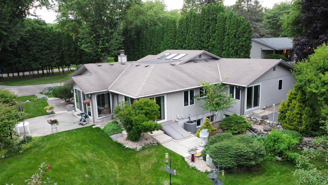 448 Pebble Creek PASS, Wales, WI 53183