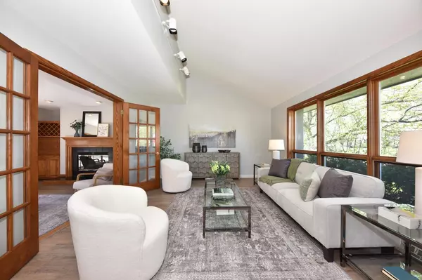 Mequon, WI 53097-3620,10100 N Foxkirk DRIVE