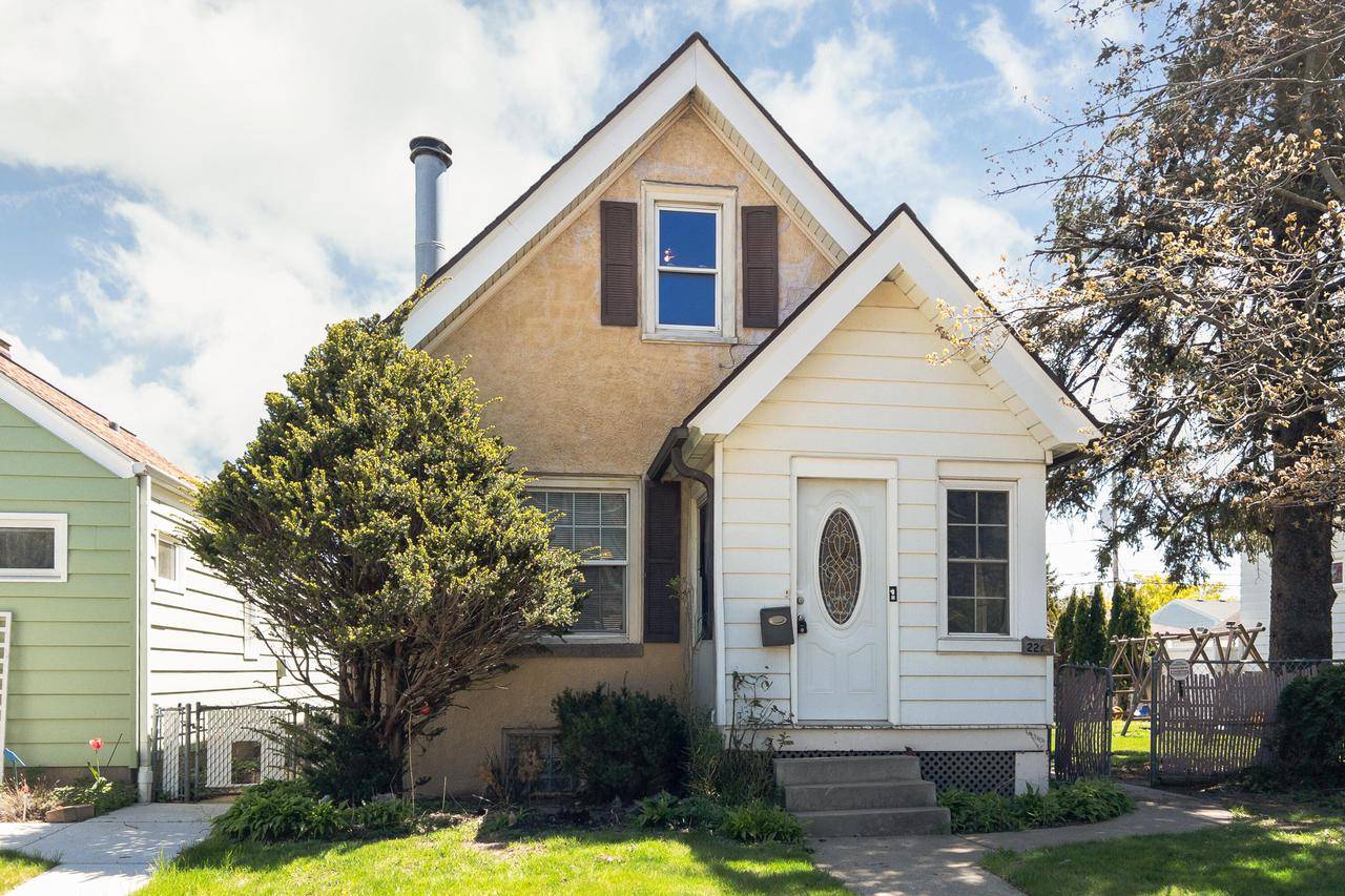 2214 S 60th STREET, West Allis, WI 53219