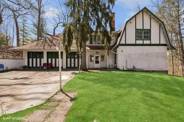 N2218 Bonnie Brae LANE, Lake Geneva, WI 53147