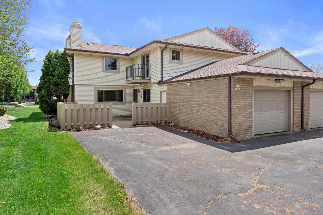 W178N9748 Riversbend CIRCLE W, Germantown, WI 53022-4661