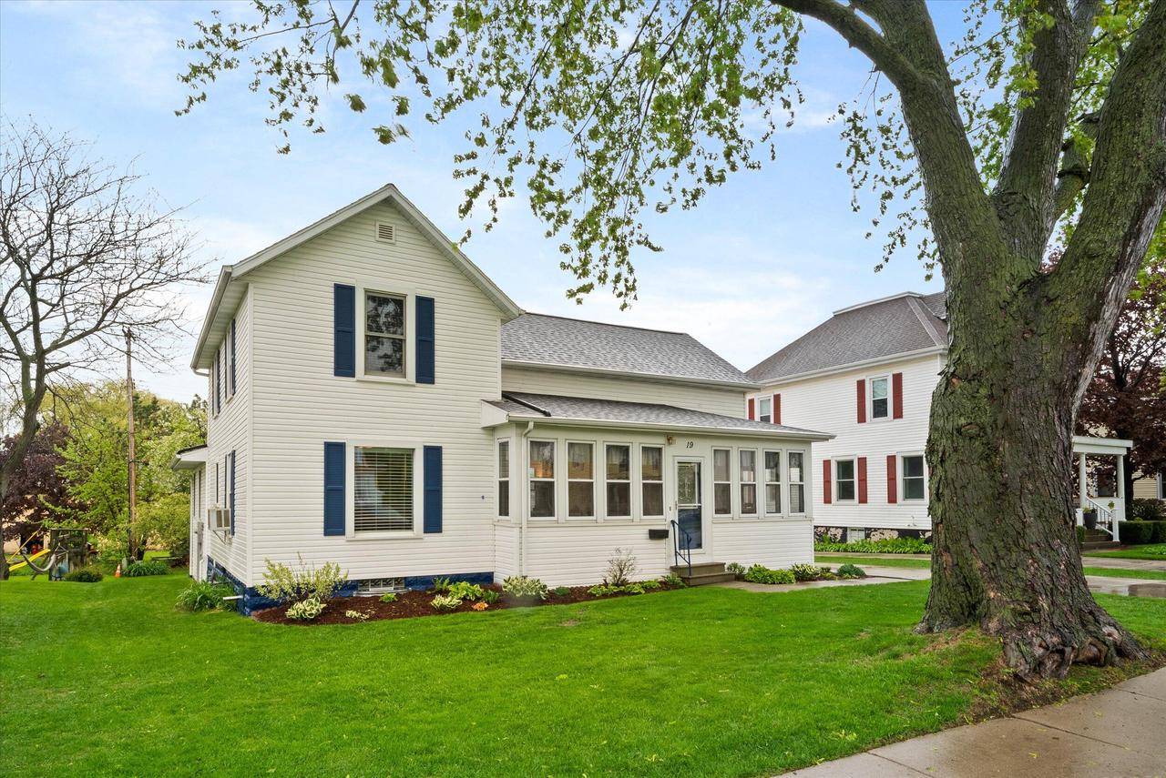 19 Hein AVENUE, Plymouth, WI 53073-2502