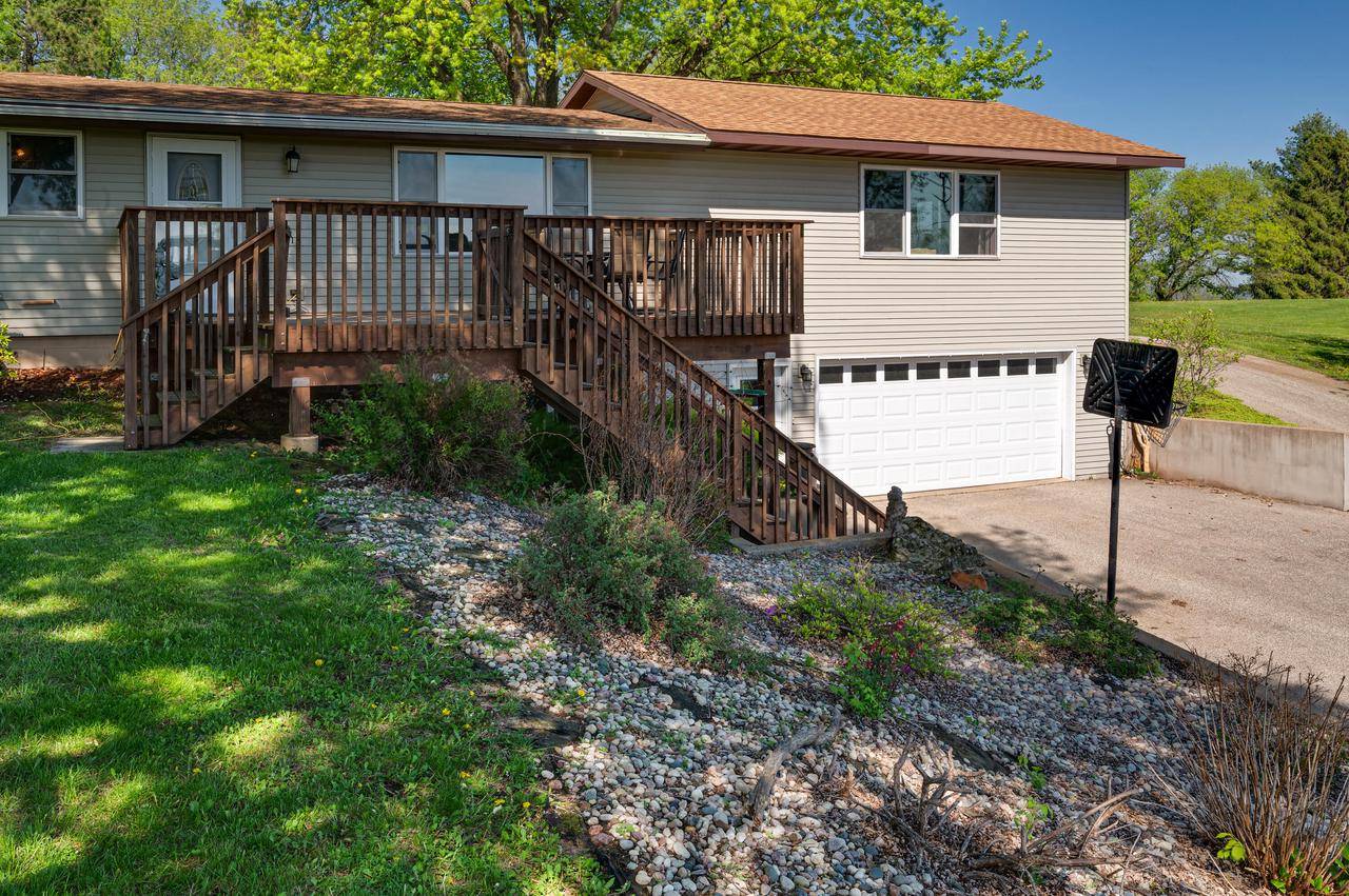 W5475 County Road S, Onalaska, WI 54650-8817