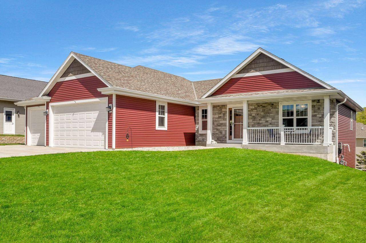 262 Owls LANE, Kewaskum, WI 53040