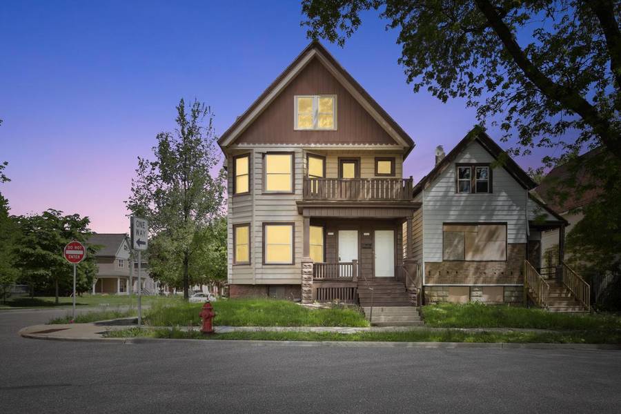 2832 W Meinecke AVENUE #2834, Milwaukee, WI 53210-3132