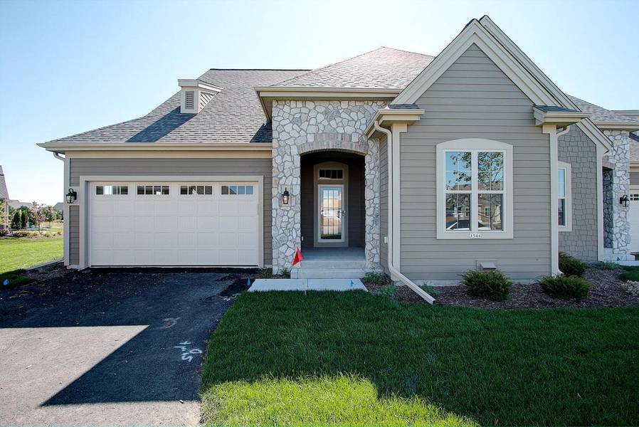 1624 Belmont LANE #28, Oconomowoc, WI 53066-1220