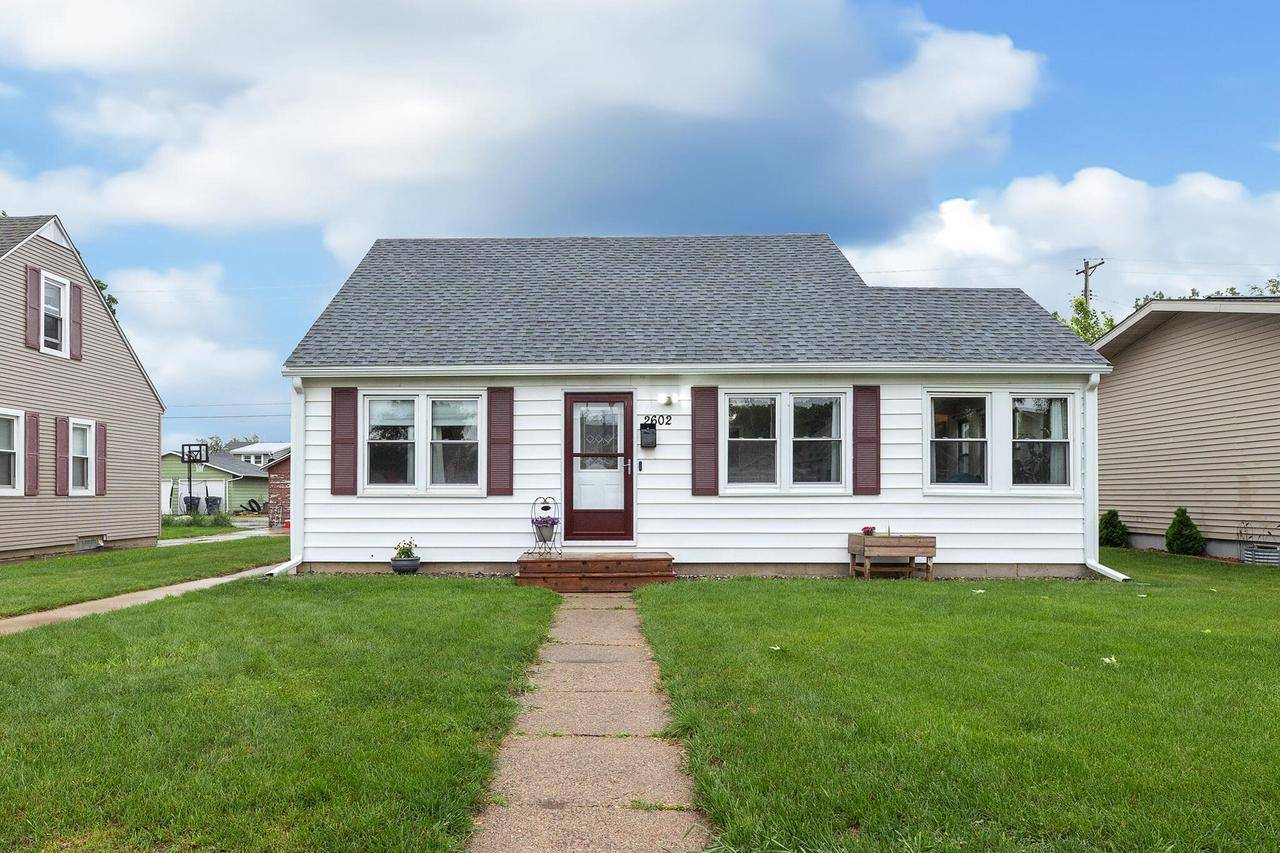 2602 26th STREET S, La Crosse, WI 54601-7402