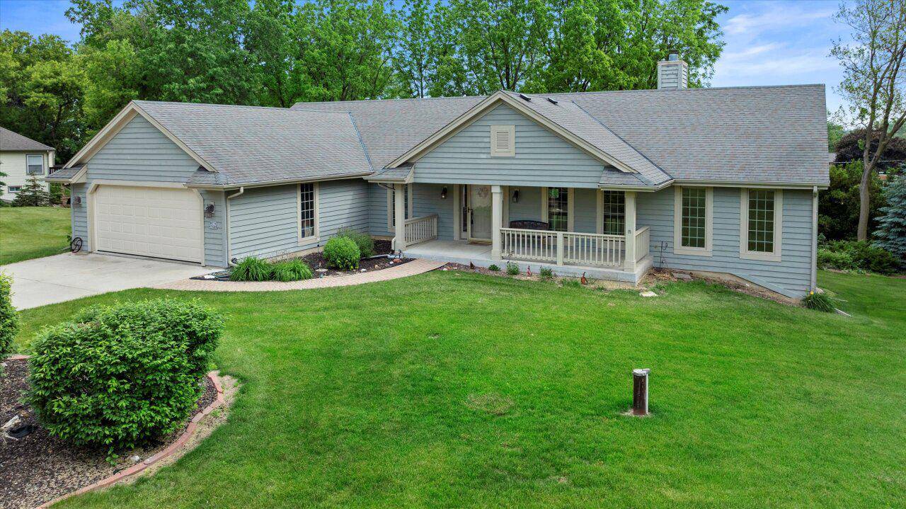 W214N5408 Adamdale DRIVE, Menomonee Falls, WI 53051-6228