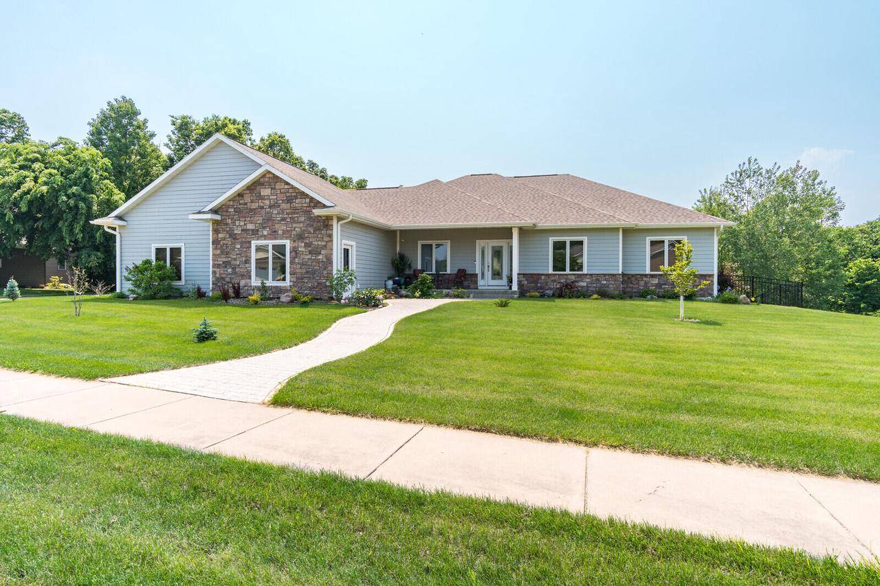606 Deerwood STREET, Holmen, WI 54636-9549