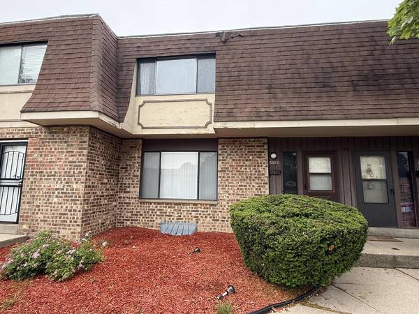 6293 W Port AVENUE, Milwaukee, WI 53223-4119