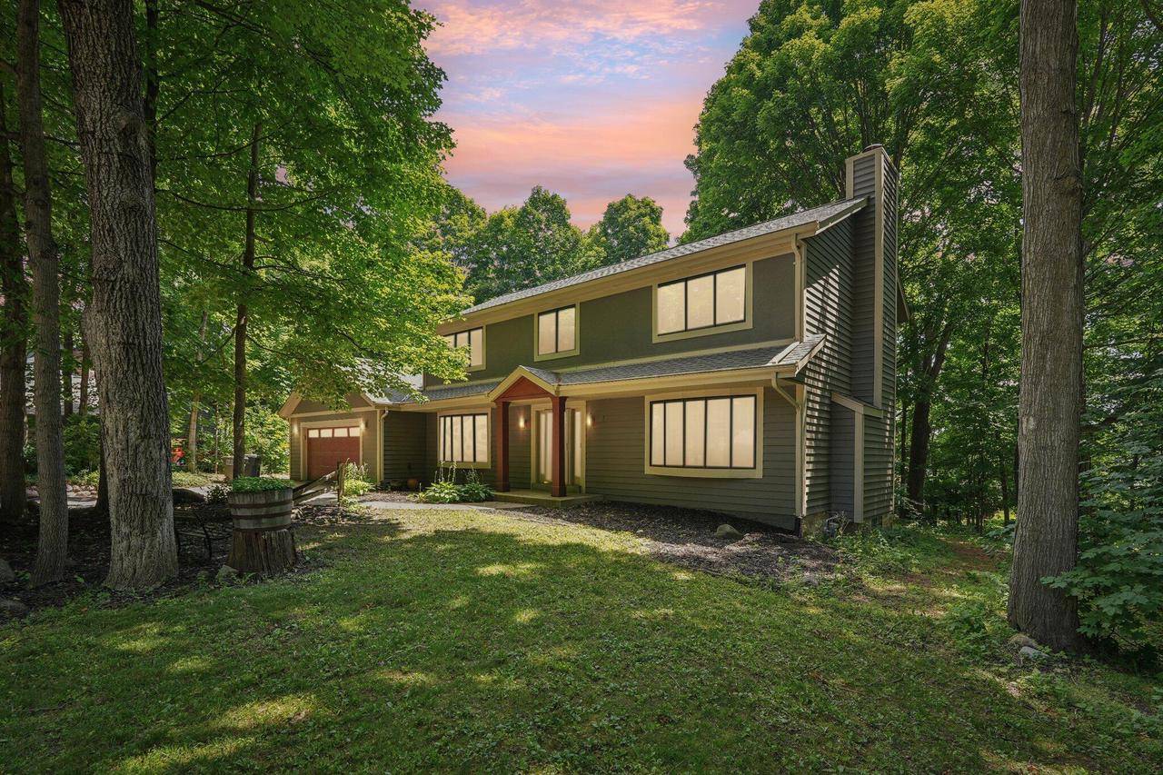 W222N2872 Timberwood COURT, Waukesha, WI 53186-1045