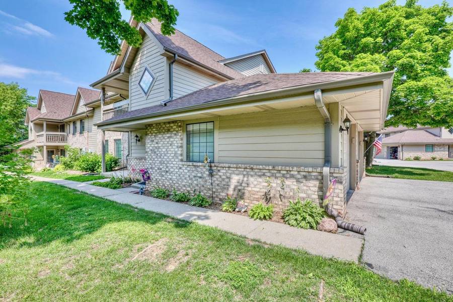 N80W12980 Fond Du Lac AVENUE #4, Menomonee Falls, WI 53051-4461