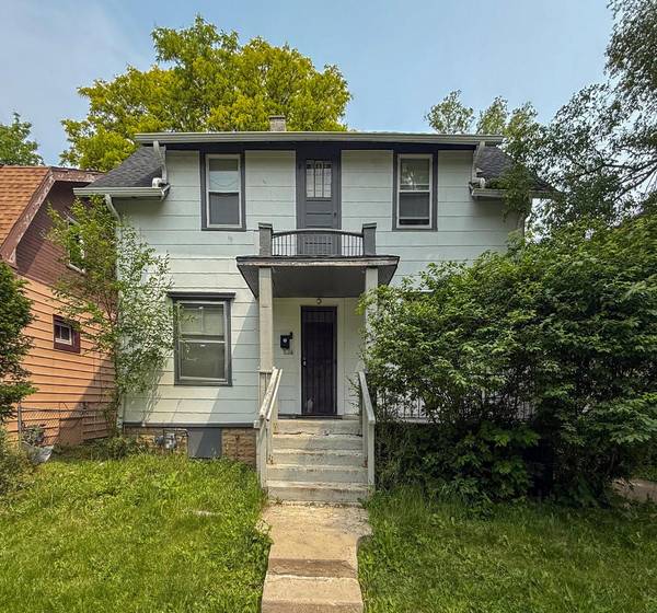 3726 W Fairmount AVENUE, Milwaukee, WI 53209