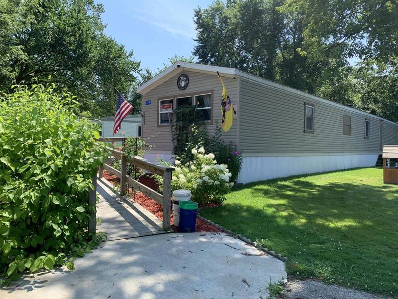32200 45th STREET #127, Burlington, WI 53105