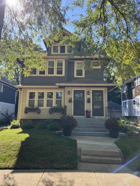 6709 W Lloyd STREET #6711, Wauwatosa, WI 53213-1915