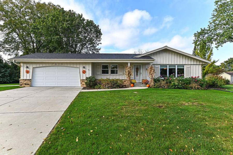 7639 S 73rd STREET, Franklin, WI 53132-9745