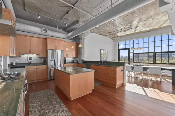 311 E Erie STREET #318, Milwaukee, WI 53202-6040