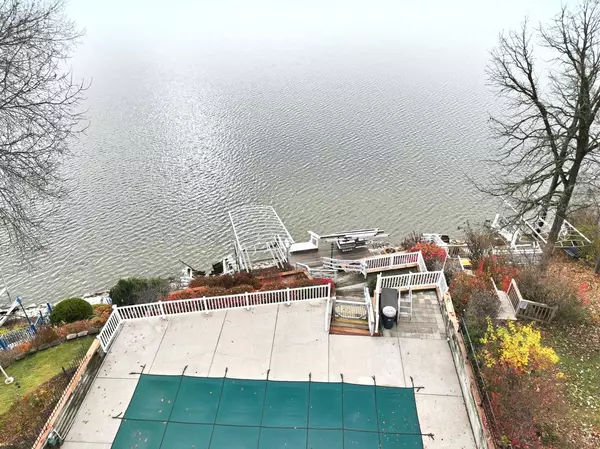 East Troy, WI 53120-2303,W949 Miramar DRIVE