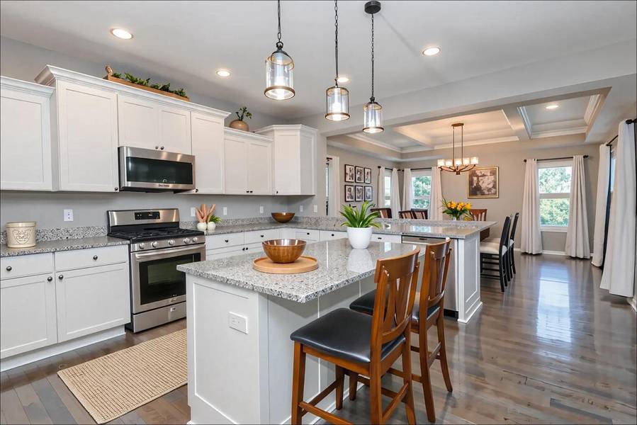 N12W29872 Southampton COURT, Waukesha, WI 53188