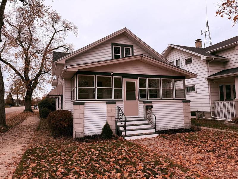 3824 Lindermann AVENUE, Racine, WI 53405-2847