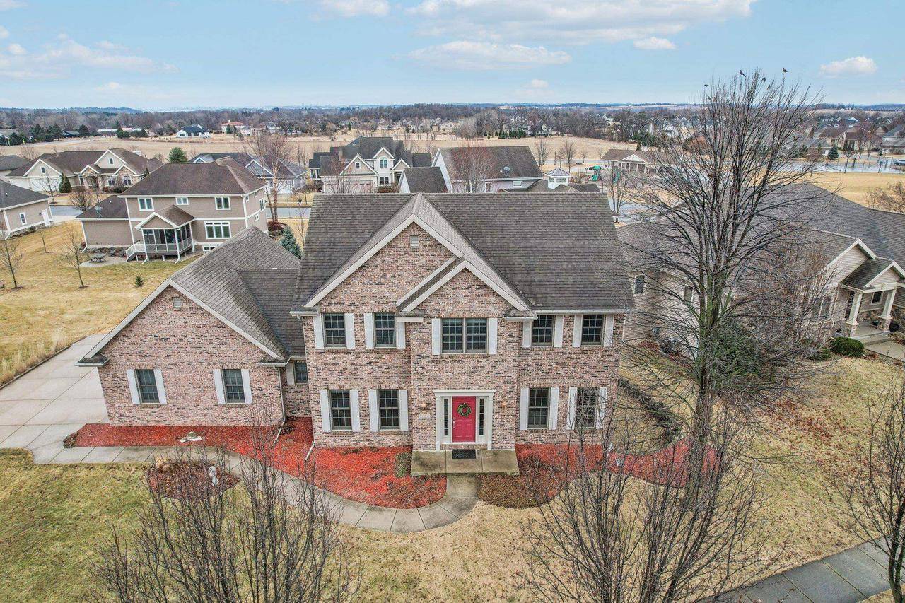 2024 Foggy Mountain Pass, Waunakee, WI 53597