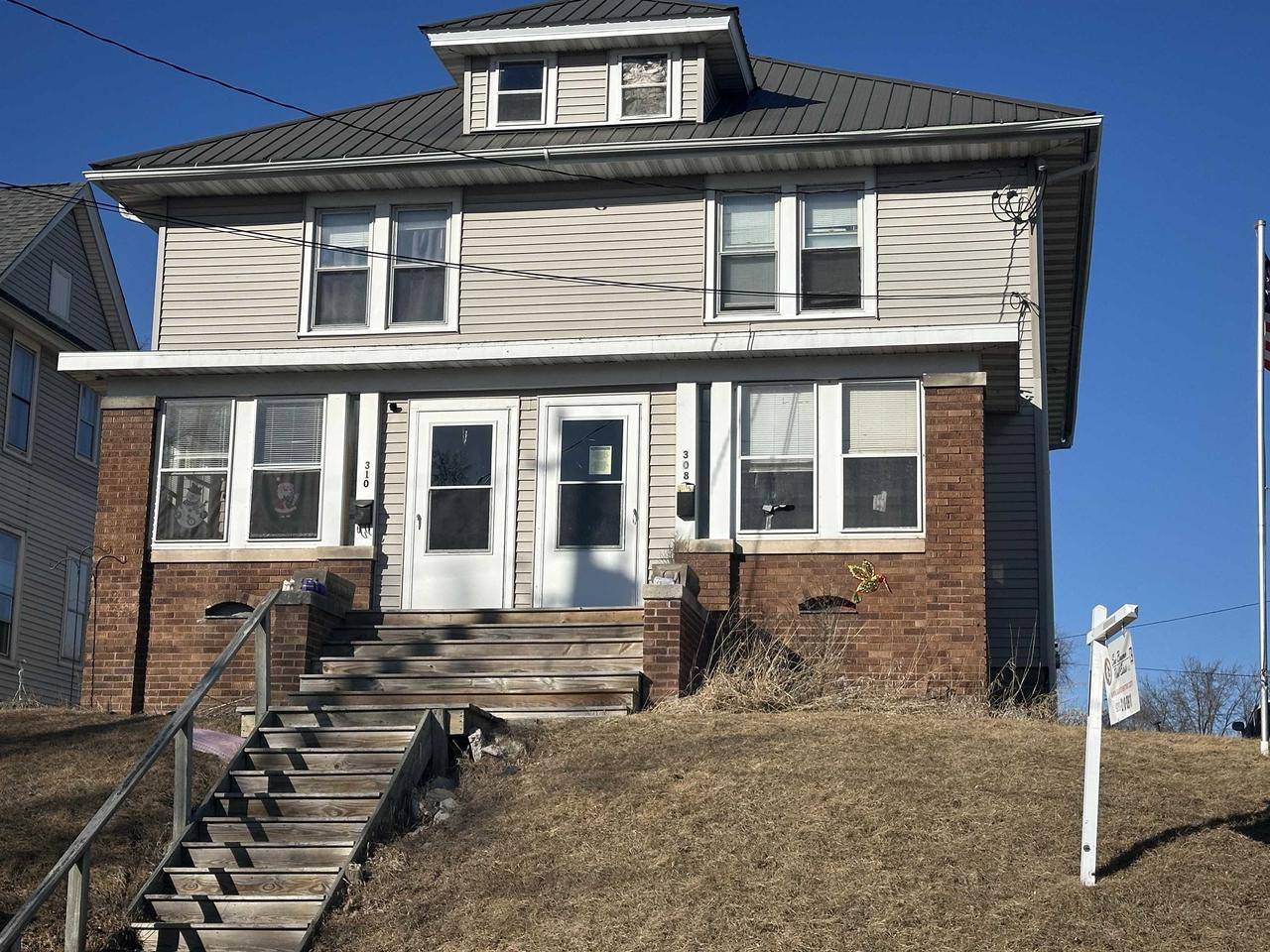 308-310 Front Street, Beaver Dam, WI 53916