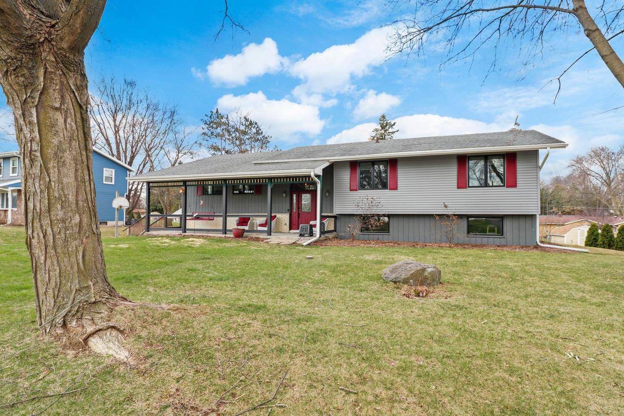5569 Moonlight Drive, Waunakee, WI 53597