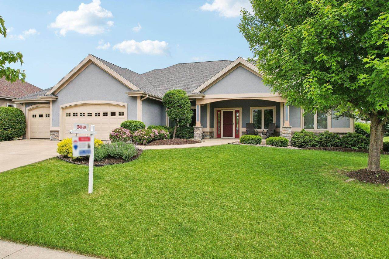 1957 Foggy Mountain Pass, Waunakee, WI 53597