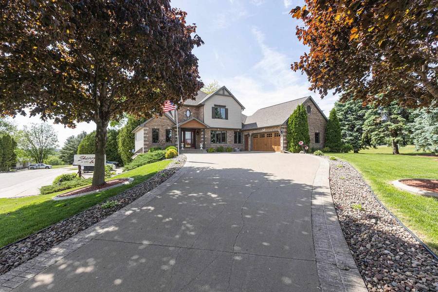 800 Ridge Avenue, Platteville, WI 53818
