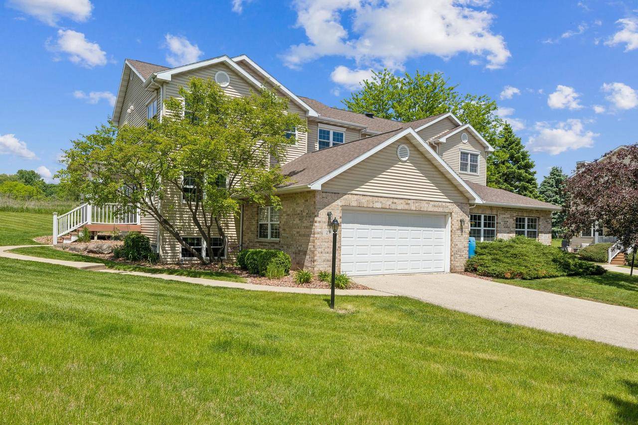 27 Waterford Circle, Madison, WI 53719-1588