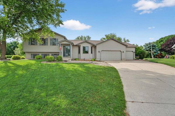512 Lynnbrook Court, Deforest, WI 53532